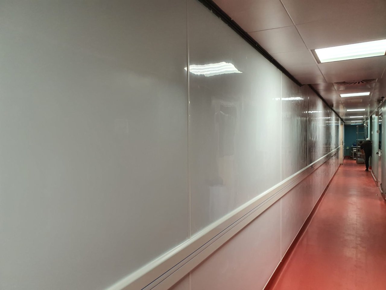 Arena Group Farmaceutice testeaza placile antibacteriene MedClyn